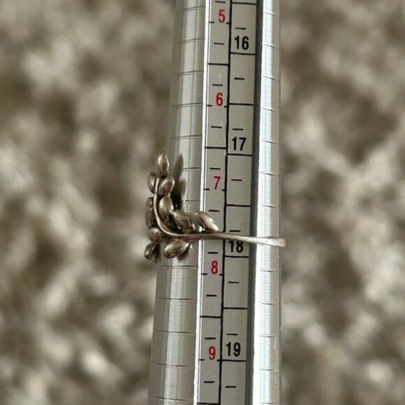 925 Sterling Silver Flower Leaves Size 7.5 Ring - Picture 11 of 11